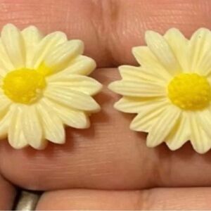 Yellow & White Daisy Earrings